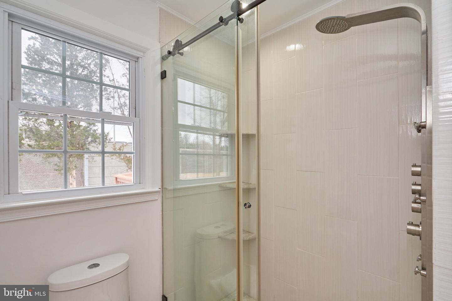 13715 EASTCLIFF CIR, CENTREVILLE, Virginia 20120, 5 Bedrooms Bedrooms, ,3 BathroomsBathrooms,Residential,For sale,13715 EASTCLIFF CIR,VAFX2290192 MLS # VAFX2290192