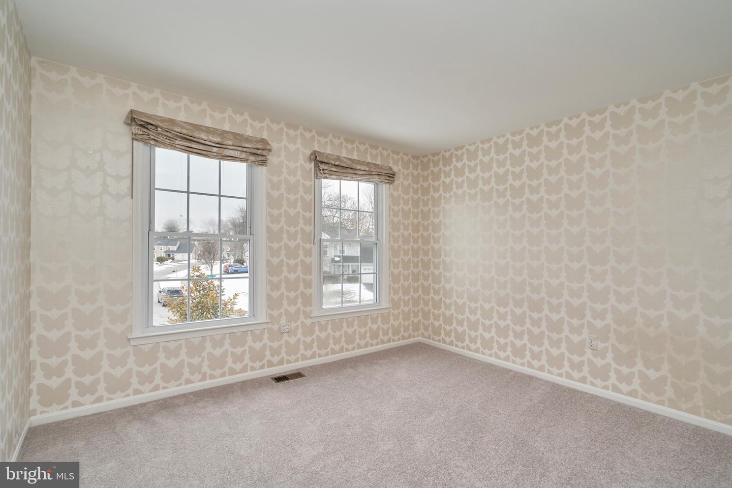 13715 EASTCLIFF CIR, CENTREVILLE, Virginia 20120, 5 Bedrooms Bedrooms, ,3 BathroomsBathrooms,Residential,For sale,13715 EASTCLIFF CIR,VAFX2290192 MLS # VAFX2290192