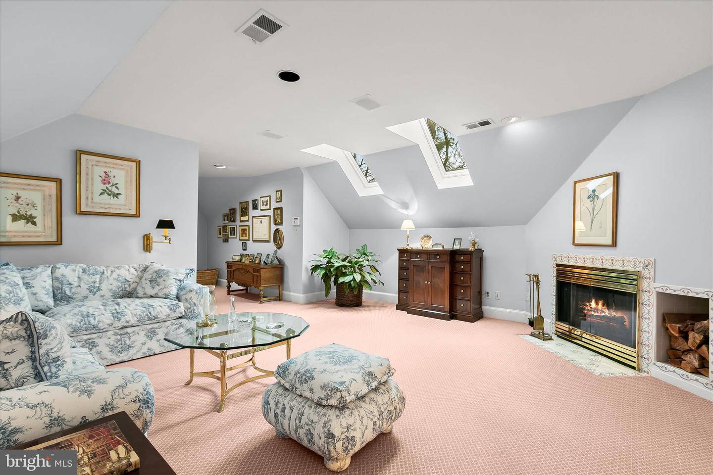 949 BELLVIEW RD, MCLEAN, Virginia 22102, 3 Bedrooms Bedrooms, ,5 BathroomsBathrooms,Residential,For sale,949 BELLVIEW RD,VAFX2290292 MLS # VAFX2290292 949 BELLVIEW RD, MCLEAN, Virginia 22102, 3 Bedrooms Bedrooms, ,5 BathroomsBathrooms,Residential,For sale,949 BELLVIEW RD,VAFX2290292 MLS # VAFX2290292