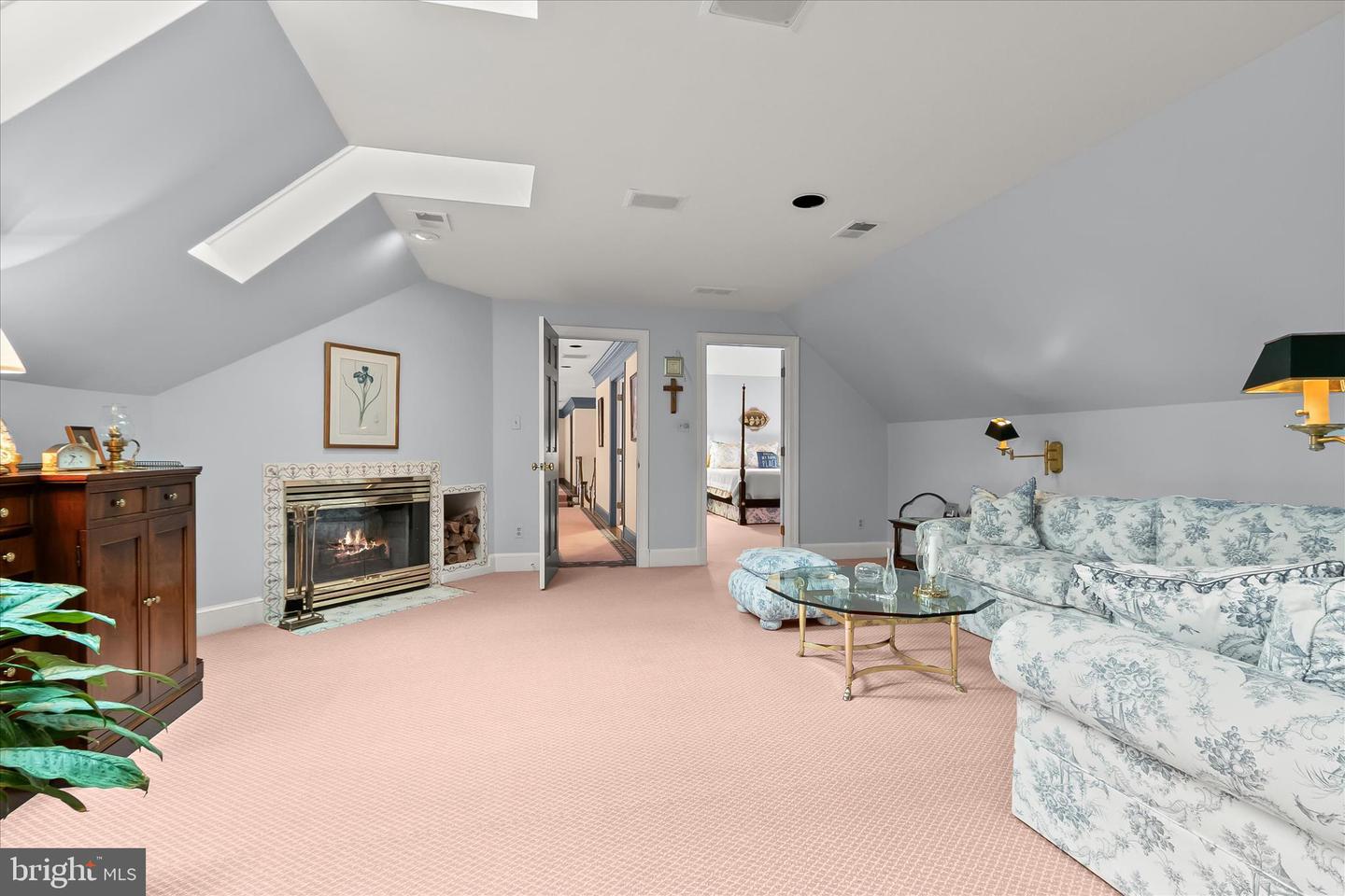 949 BELLVIEW RD, MCLEAN, Virginia 22102, 3 Bedrooms Bedrooms, ,5 BathroomsBathrooms,Residential,For sale,949 BELLVIEW RD,VAFX2290292 MLS # VAFX2290292 949 BELLVIEW RD, MCLEAN, Virginia 22102, 3 Bedrooms Bedrooms, ,5 BathroomsBathrooms,Residential,For sale,949 BELLVIEW RD,VAFX2290292 MLS # VAFX2290292