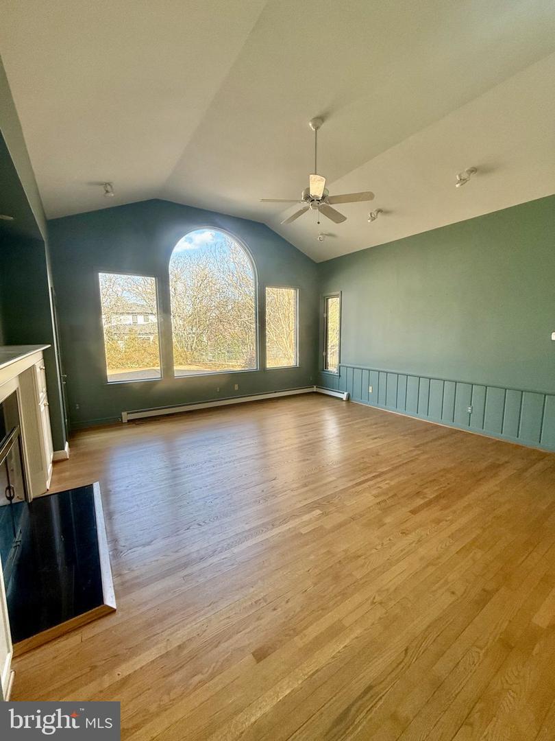 1362 WOODSIDE DR, MCLEAN, Virginia 22102, 4 Bedrooms Bedrooms, ,2 BathroomsBathrooms,Residential,For sale,1362 WOODSIDE DR,VAFX2290306 MLS # VAFX2290306 1362 WOODSIDE DR, MCLEAN, Virginia 22102, 4 Bedrooms Bedrooms, ,2 BathroomsBathrooms,Residential,For sale,1362 WOODSIDE DR,VAFX2290306 MLS # VAFX2290306