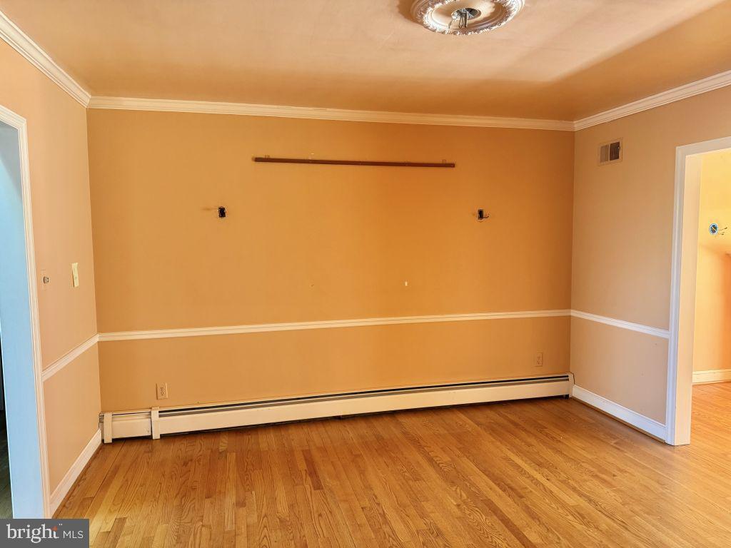 1362 WOODSIDE DR, MCLEAN, Virginia 22102, 4 Bedrooms Bedrooms, ,2 BathroomsBathrooms,Residential,For sale,1362 WOODSIDE DR,VAFX2290306 MLS # VAFX2290306 1362 WOODSIDE DR, MCLEAN, Virginia 22102, 4 Bedrooms Bedrooms, ,2 BathroomsBathrooms,Residential,For sale,1362 WOODSIDE DR,VAFX2290306 MLS # VAFX2290306