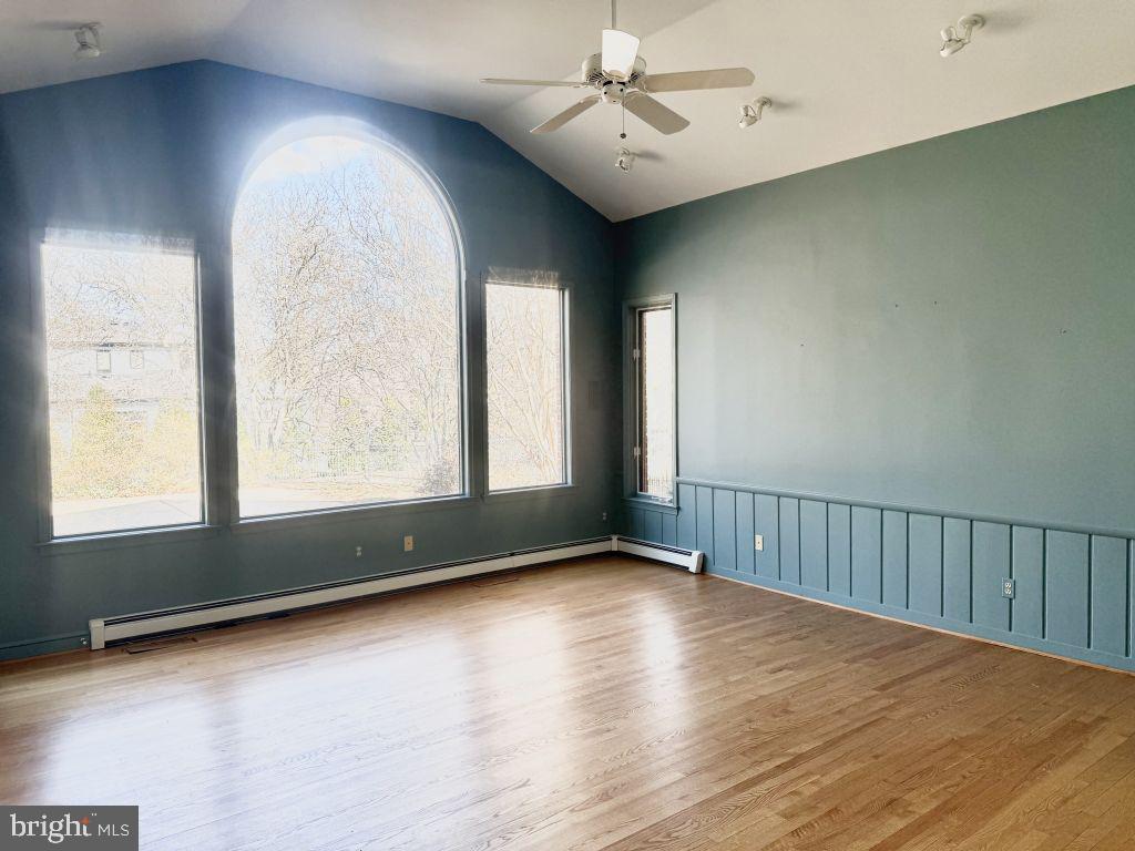 1362 WOODSIDE DR, MCLEAN, Virginia 22102, 4 Bedrooms Bedrooms, ,2 BathroomsBathrooms,Residential,For sale,1362 WOODSIDE DR,VAFX2290306 MLS # VAFX2290306 1362 WOODSIDE DR, MCLEAN, Virginia 22102, 4 Bedrooms Bedrooms, ,2 BathroomsBathrooms,Residential,For sale,1362 WOODSIDE DR,VAFX2290306 MLS # VAFX2290306