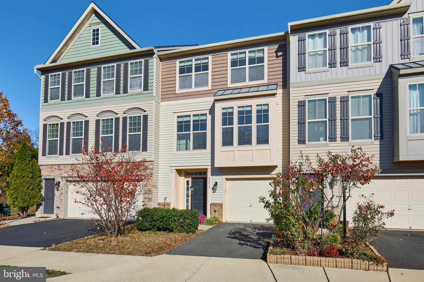 42612 GALBRAITH SQ, BROADLANDS, Virginia 20148, 3 Bedrooms Bedrooms, ,2 BathroomsBathrooms,Residential,For sale,42612 GALBRAITH SQ,VALO2115662 MLS # VALO2115662