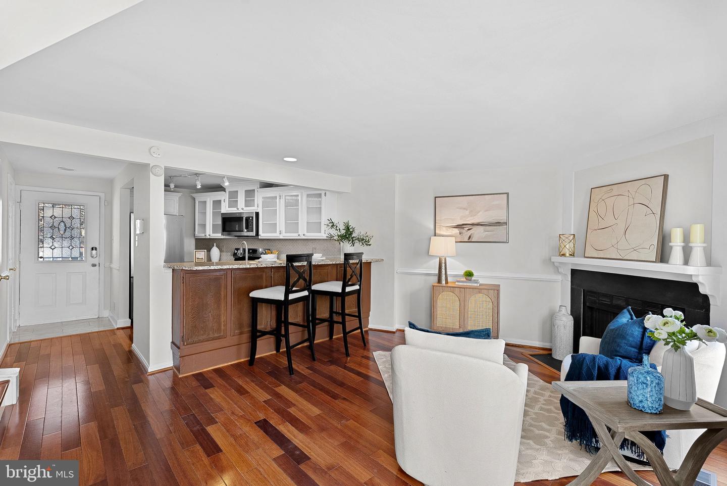 2148 WHISPERWOOD GLEN LN, RESTON, Virginia 20191, 2 Bedrooms Bedrooms, ,2 BathroomsBathrooms,Residential,For sale,2148 WHISPERWOOD GLEN LN,VAFX2290324 MLS # VAFX2290324