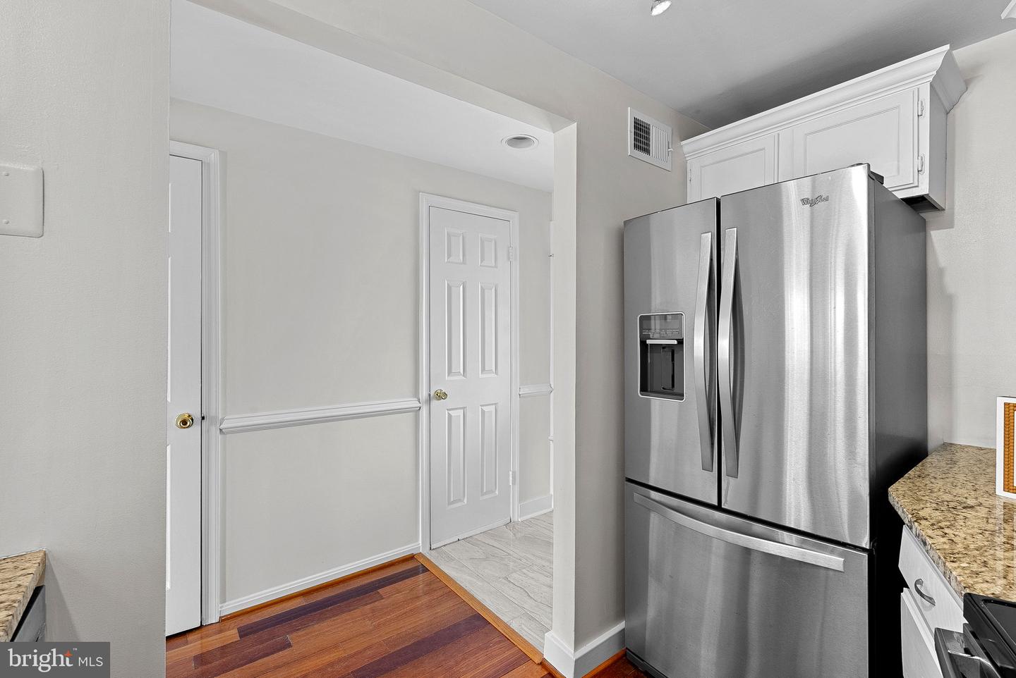 2148 WHISPERWOOD GLEN LN, RESTON, Virginia 20191, 2 Bedrooms Bedrooms, ,2 BathroomsBathrooms,Residential,For sale,2148 WHISPERWOOD GLEN LN,VAFX2290324 MLS # VAFX2290324