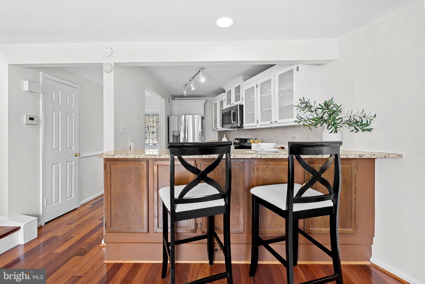 2148 WHISPERWOOD GLEN LN, RESTON, Virginia 20191, 2 Bedrooms Bedrooms, ,2 BathroomsBathrooms,Residential,For sale,2148 WHISPERWOOD GLEN LN,VAFX2290324 MLS # VAFX2290324