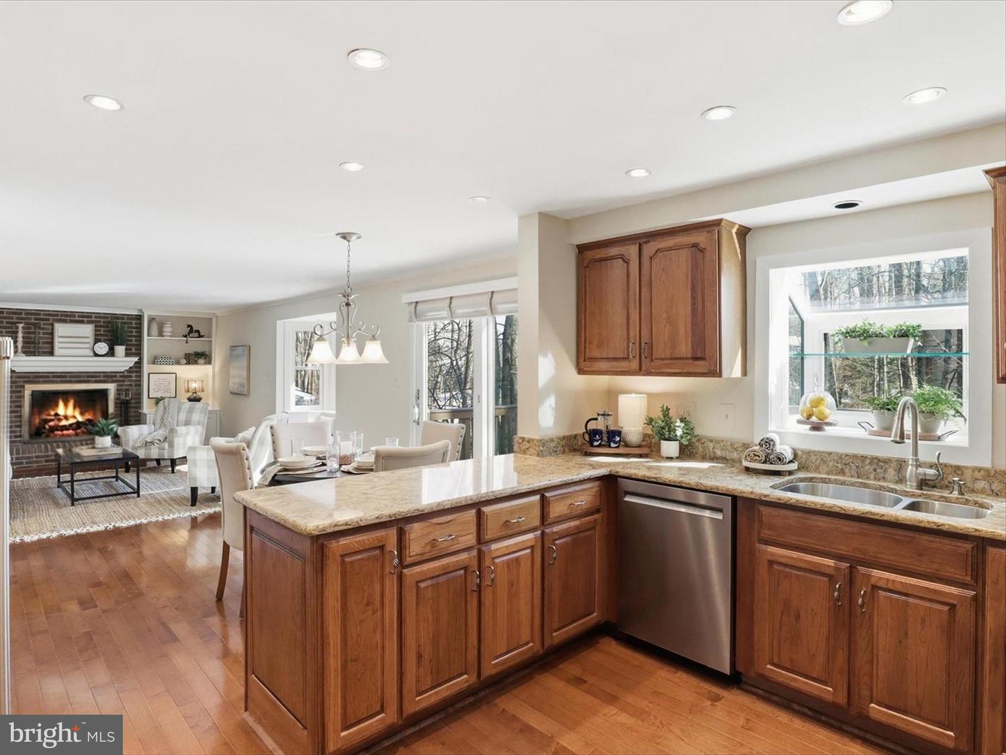 5903 OAK RIDGE CT, BURKE, Virginia 22015, 5 Bedrooms Bedrooms, 19 Rooms Rooms,2 BathroomsBathrooms,Residential,For sale,5903 OAK RIDGE CT,VAFX2289782 MLS # VAFX2289782 5903 OAK RIDGE CT, BURKE, Virginia 22015, 5 Bedrooms Bedrooms, 19 Rooms Rooms,2 BathroomsBathrooms,Residential,For sale,5903 OAK RIDGE CT,VAFX2289782 MLS # VAFX2289782