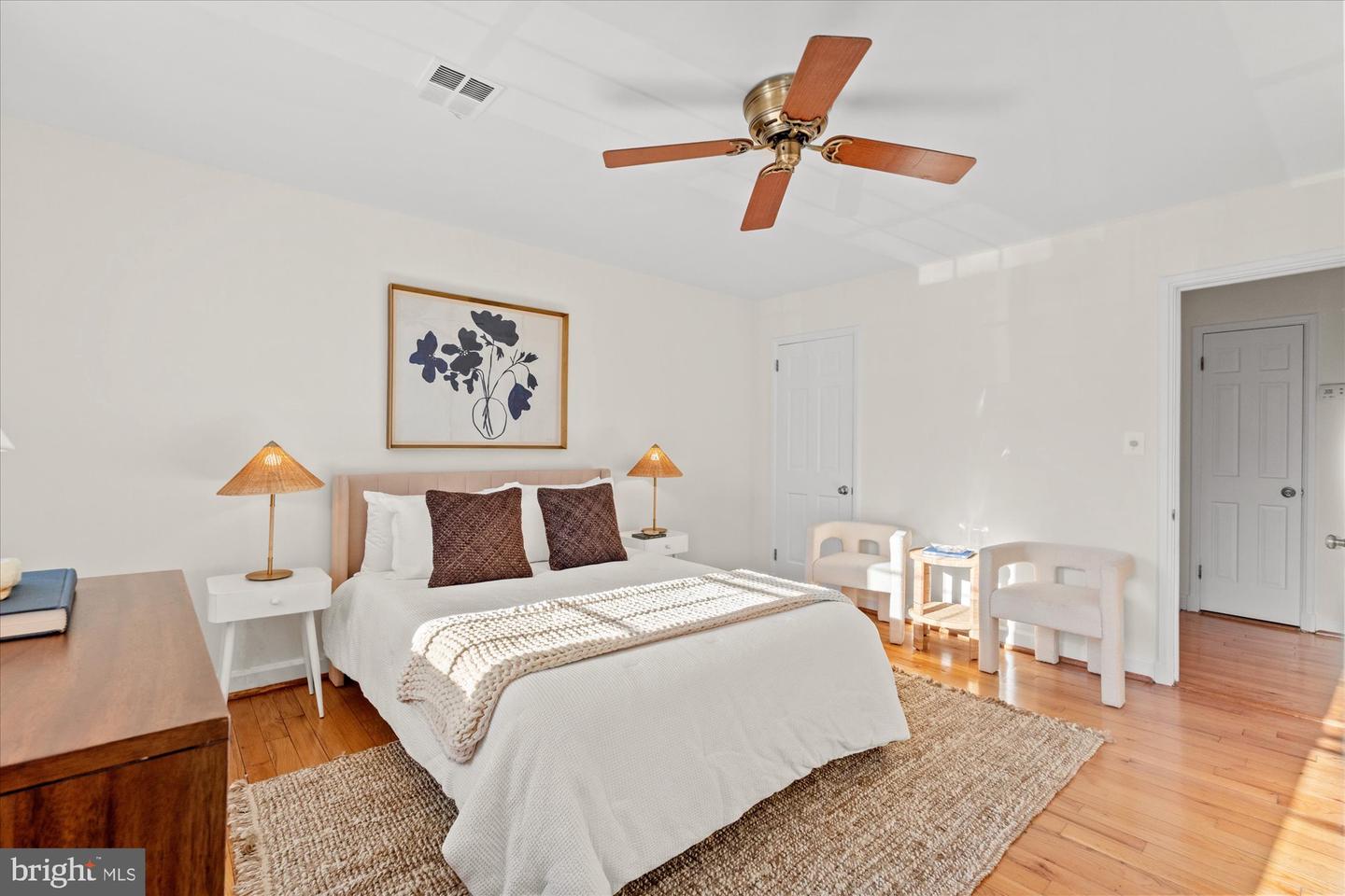 3013 S BUCHANAN ST, ARLINGTON, Virginia 22206, 2 Bedrooms Bedrooms, 9 Rooms Rooms,2 BathroomsBathrooms,Residential,For sale,3013 S BUCHANAN ST,VAAR2068648 MLS # VAAR2068648