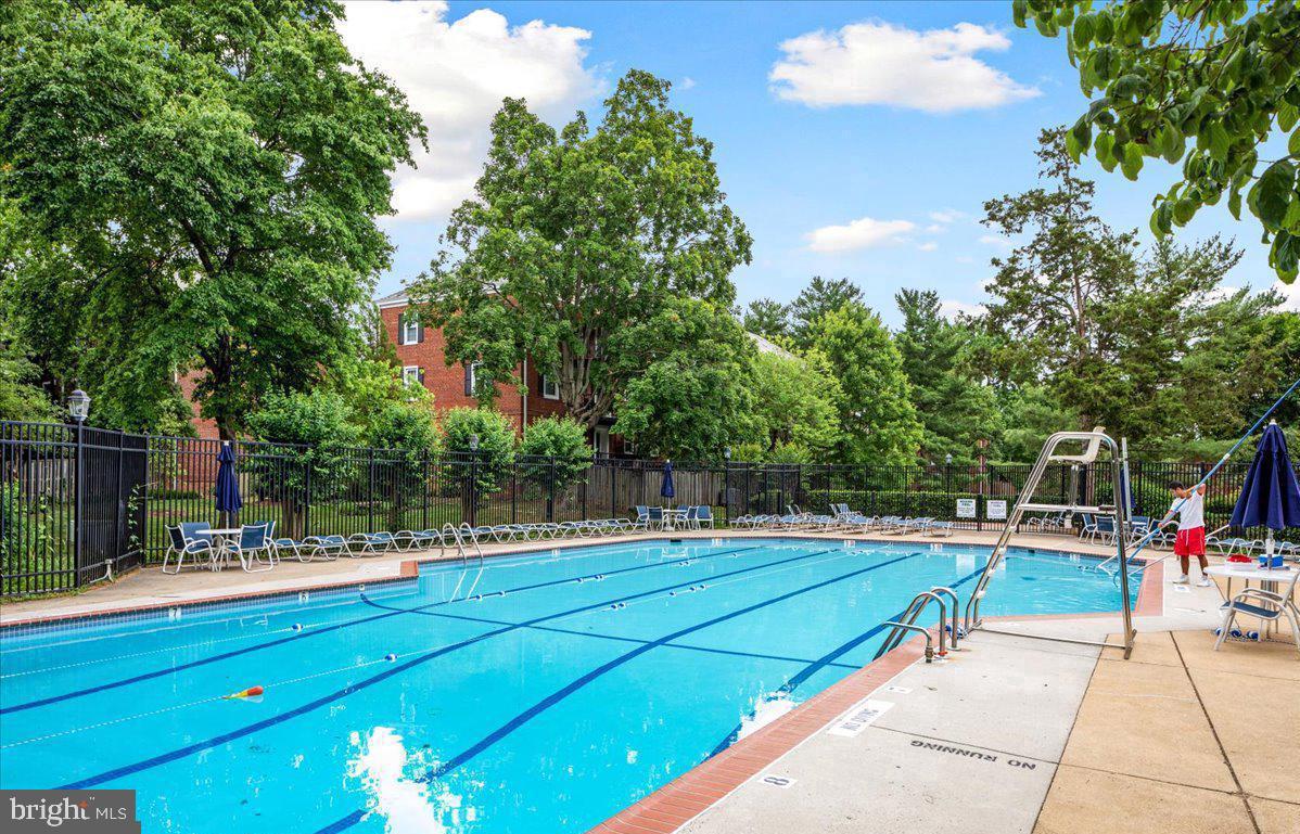 3013 S BUCHANAN ST, ARLINGTON, Virginia 22206, 2 Bedrooms Bedrooms, 9 Rooms Rooms,2 BathroomsBathrooms,Residential,For sale,3013 S BUCHANAN ST,VAAR2068648 MLS # VAAR2068648