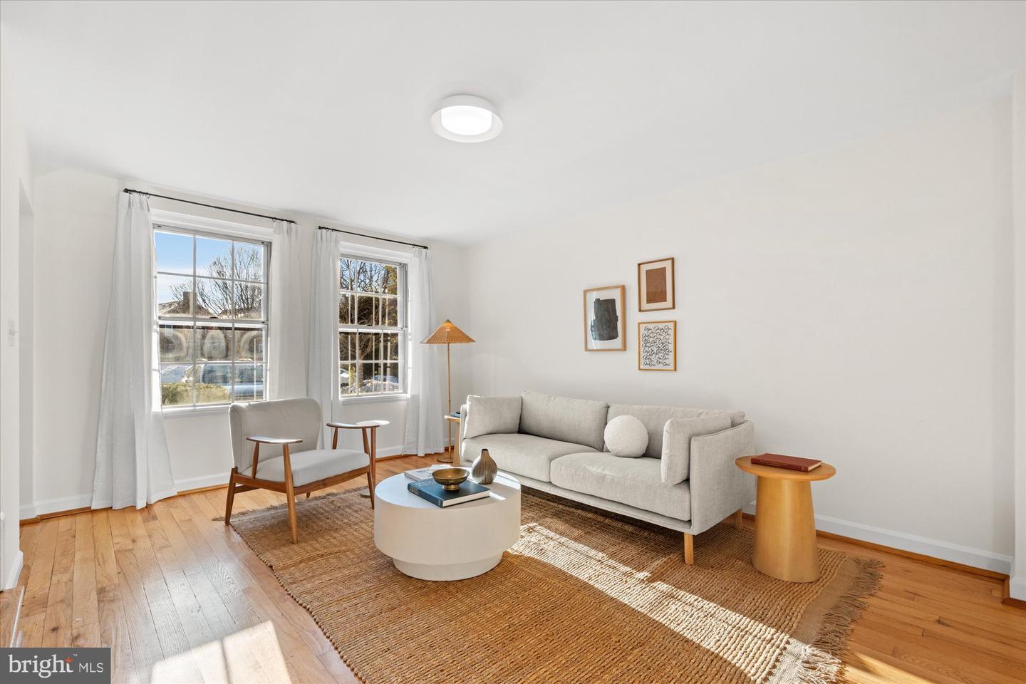 3013 S BUCHANAN ST, ARLINGTON, Virginia 22206, 2 Bedrooms Bedrooms, 9 Rooms Rooms,2 BathroomsBathrooms,Residential,For sale,3013 S BUCHANAN ST,VAAR2068648 MLS # VAAR2068648