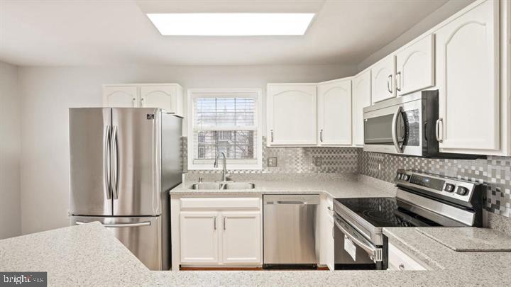 8519 TACKHOUSE LOOP, GAINESVILLE, Virginia 20155, 4 Bedrooms Bedrooms, ,3 BathroomsBathrooms,Residential,For sale,8519 TACKHOUSE LOOP,VAPW2112182 MLS # VAPW2112182