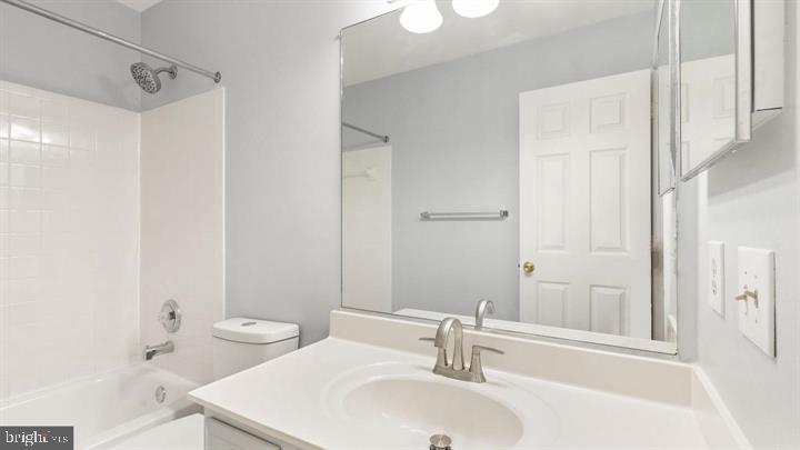 8519 TACKHOUSE LOOP, GAINESVILLE, Virginia 20155, 4 Bedrooms Bedrooms, ,3 BathroomsBathrooms,Residential,For sale,8519 TACKHOUSE LOOP,VAPW2112182 MLS # VAPW2112182