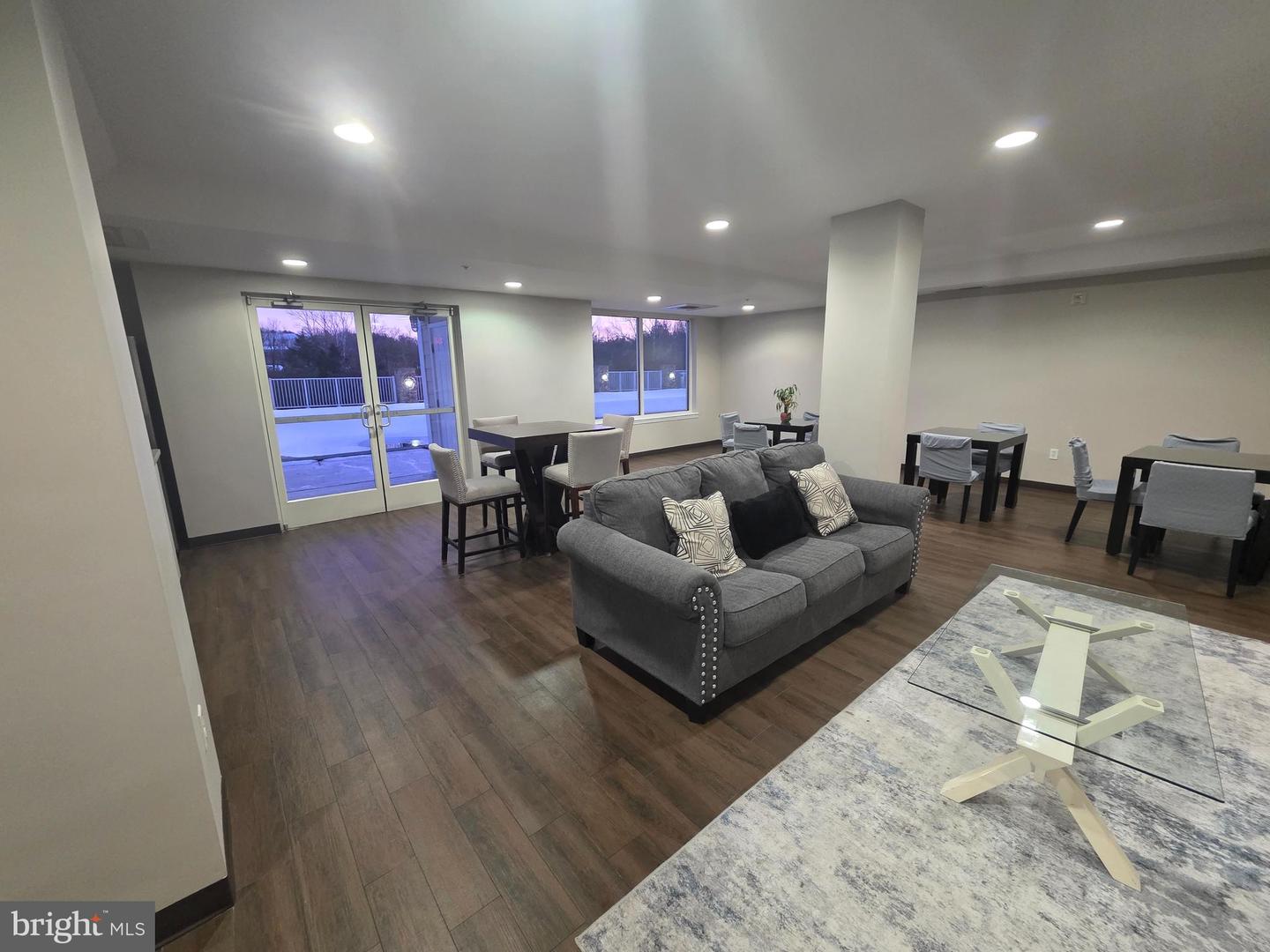 6301 EDSALL RD #418, ALEXANDRIA, Virginia 22312, ,Residential,For sale,6301 EDSALL RD #418,VAFX2290152 MLS # VAFX2290152