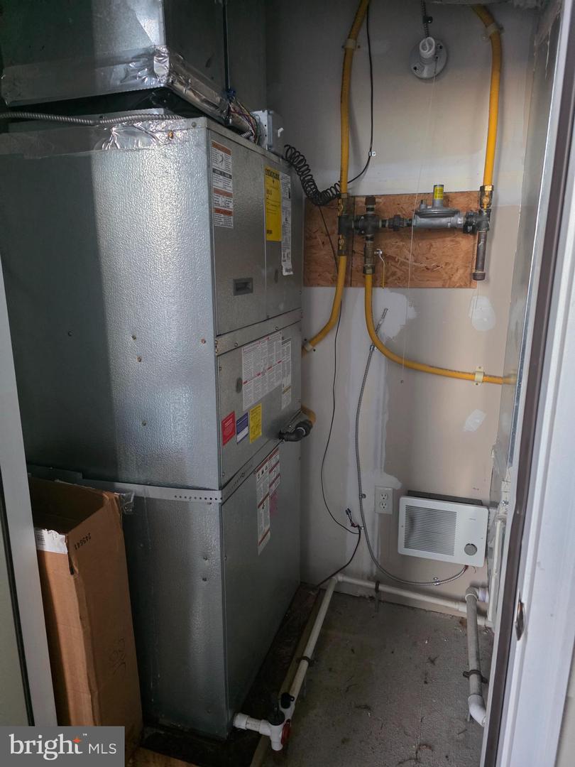 6301 EDSALL RD #418, ALEXANDRIA, Virginia 22312, ,Residential,For sale,6301 EDSALL RD #418,VAFX2290152 MLS # VAFX2290152