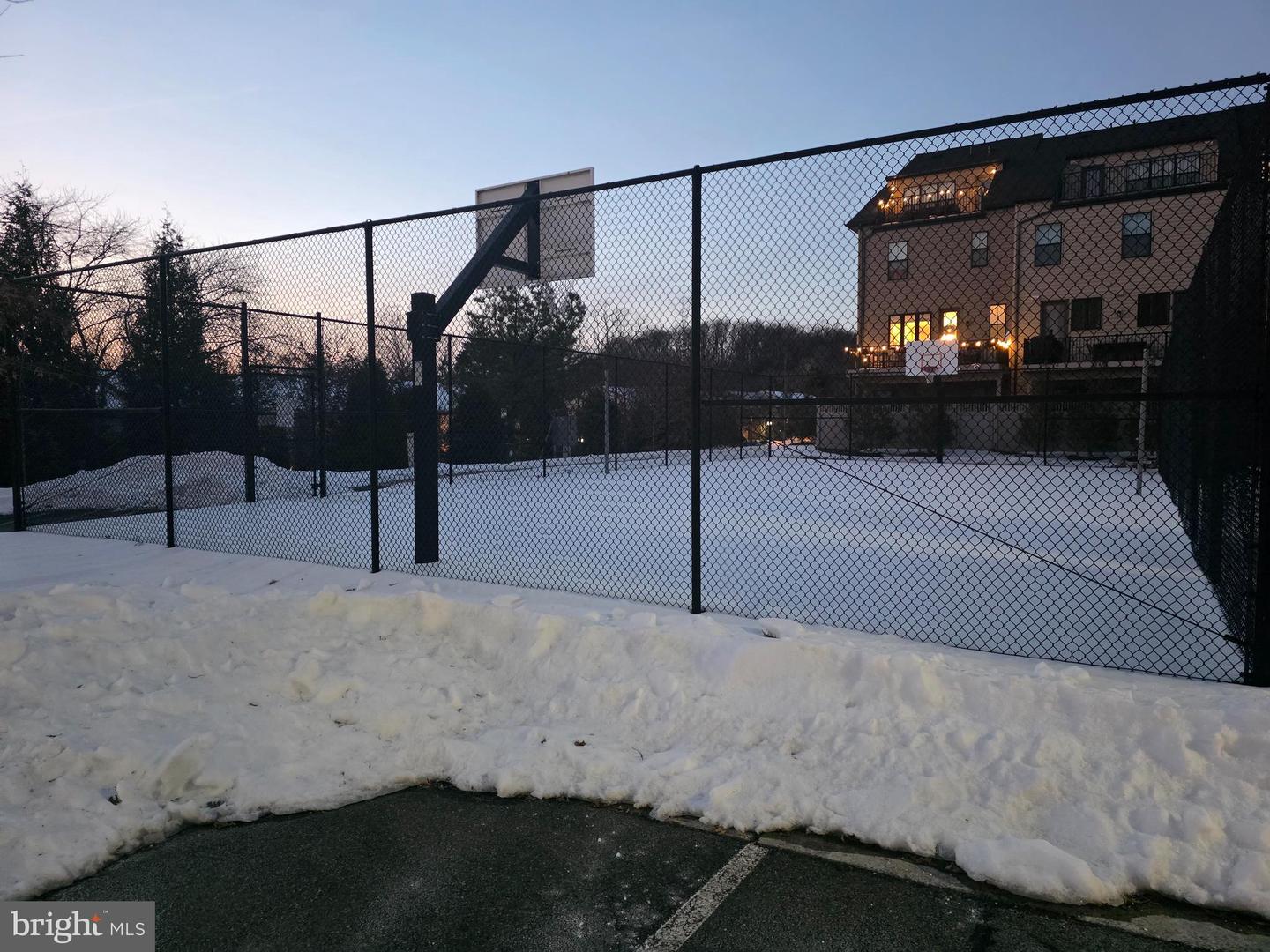 6301 EDSALL RD #418, ALEXANDRIA, Virginia 22312, ,Residential,For sale,6301 EDSALL RD #418,VAFX2290152 MLS # VAFX2290152