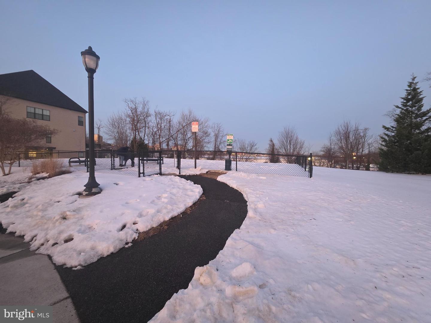 6301 EDSALL RD #418, ALEXANDRIA, Virginia 22312, ,Residential,For sale,6301 EDSALL RD #418,VAFX2290152 MLS # VAFX2290152