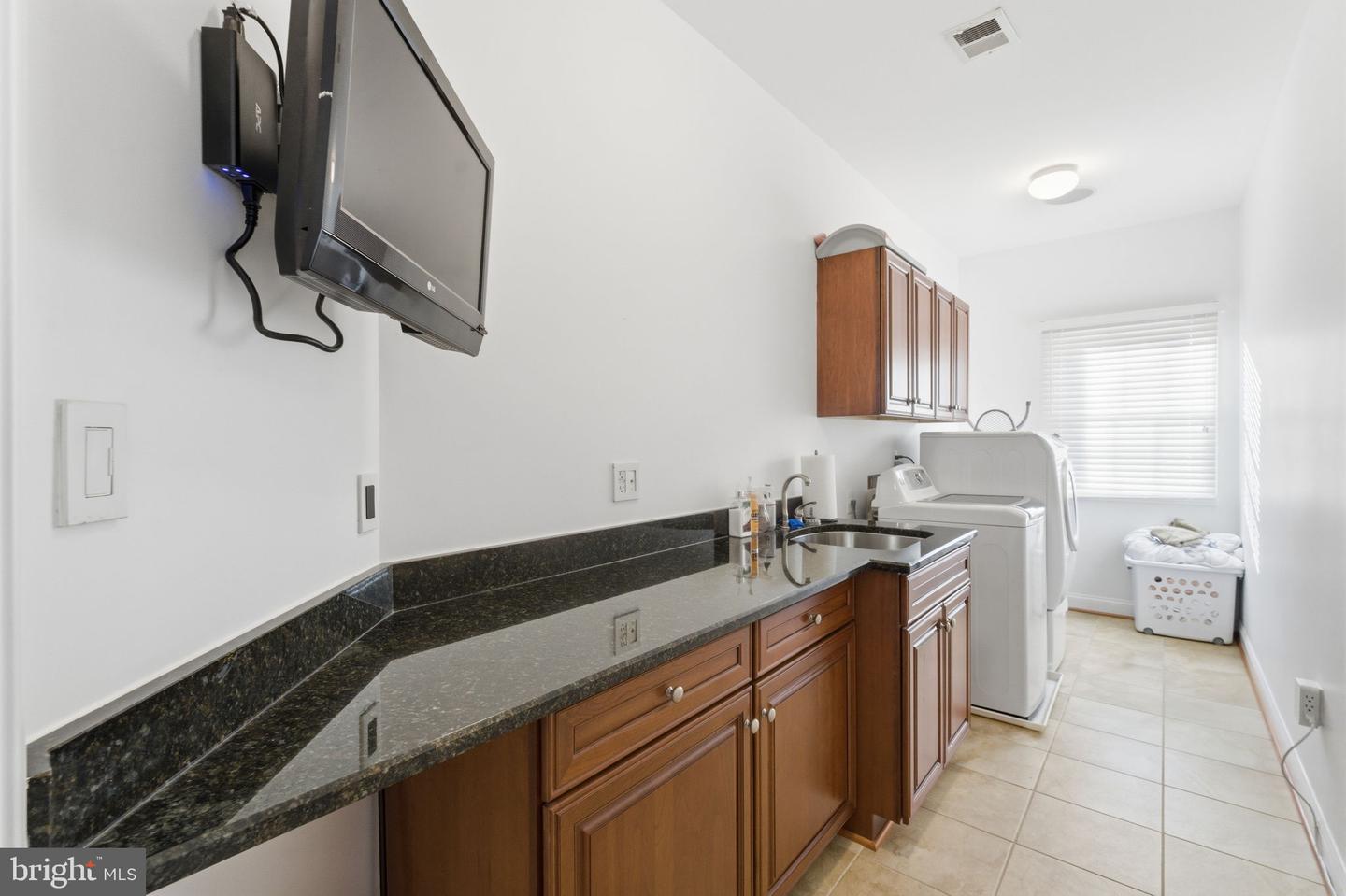 12914 PERCHERON LN, OAK HILL, Virginia 20171, 6 Bedrooms Bedrooms, ,4 BathroomsBathrooms,Residential,For sale,12914 PERCHERON LN,VAFX2290176 MLS # VAFX2290176