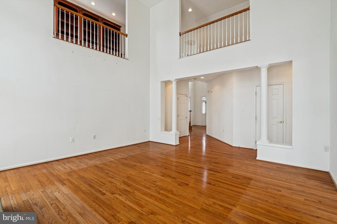 1318 MOORE PL SW, LEESBURG, Virginia 20175, 4 Bedrooms Bedrooms, ,4 BathroomsBathrooms,Residential,For sale,1318 MOORE PL SW,VALO2115664 MLS # VALO2115664