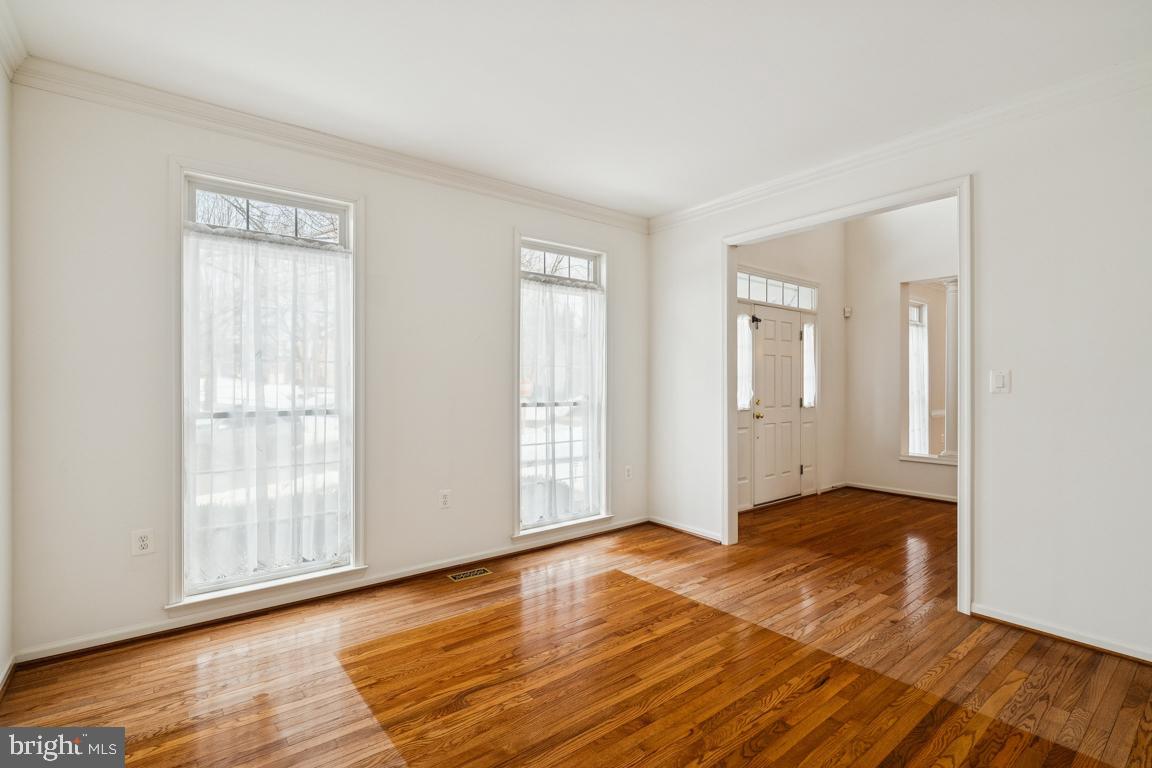 1318 MOORE PL SW, LEESBURG, Virginia 20175, 4 Bedrooms Bedrooms, ,4 BathroomsBathrooms,Residential,For sale,1318 MOORE PL SW,VALO2115664 MLS # VALO2115664