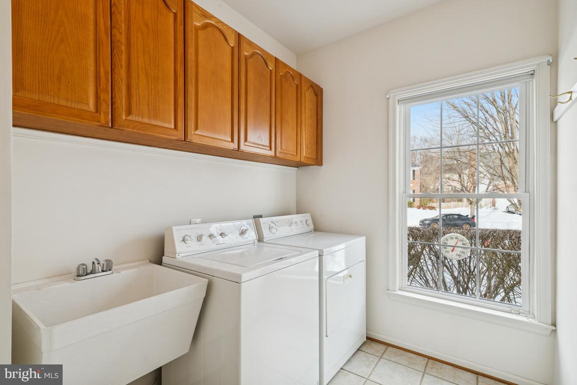 1318 MOORE PL SW, LEESBURG, Virginia 20175, 4 Bedrooms Bedrooms, ,4 BathroomsBathrooms,Residential,For sale,1318 MOORE PL SW,VALO2115664 MLS # VALO2115664