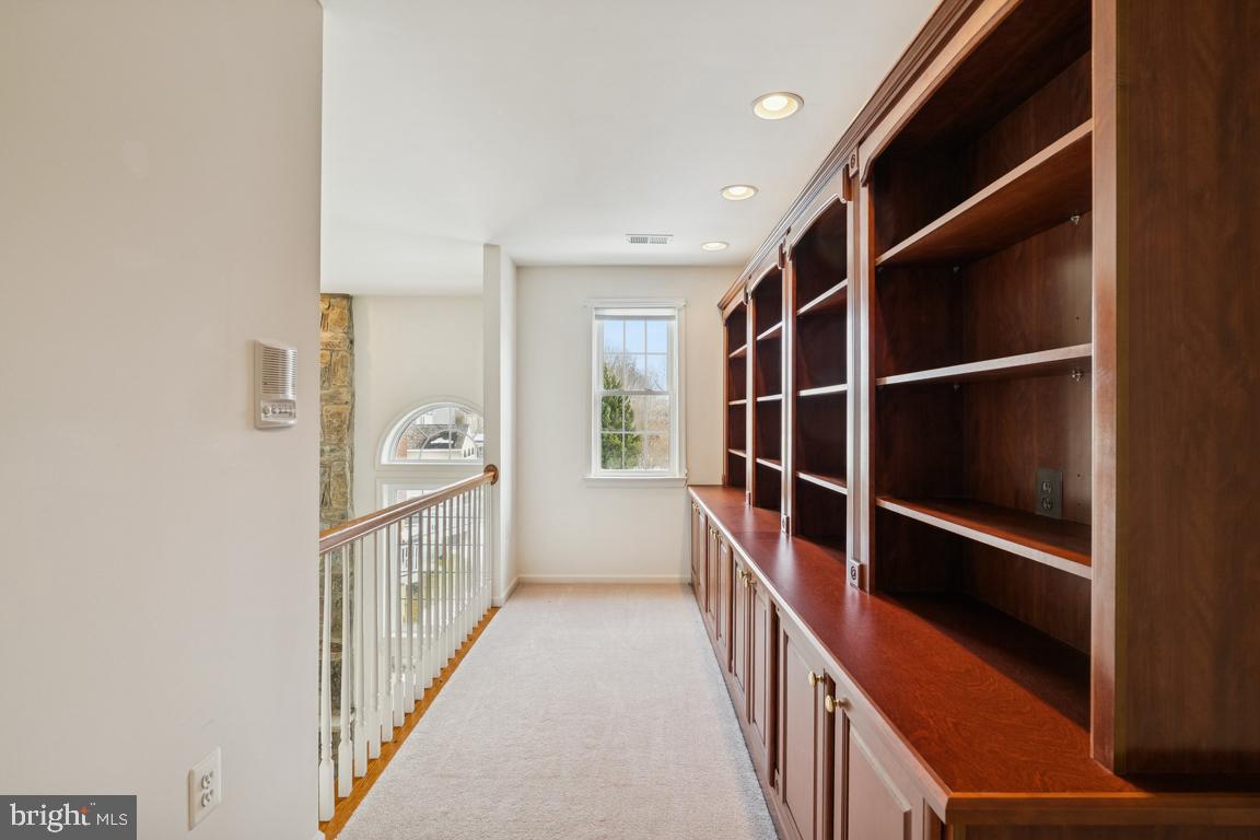 1318 MOORE PL SW, LEESBURG, Virginia 20175, 4 Bedrooms Bedrooms, ,4 BathroomsBathrooms,Residential,For sale,1318 MOORE PL SW,VALO2115664 MLS # VALO2115664