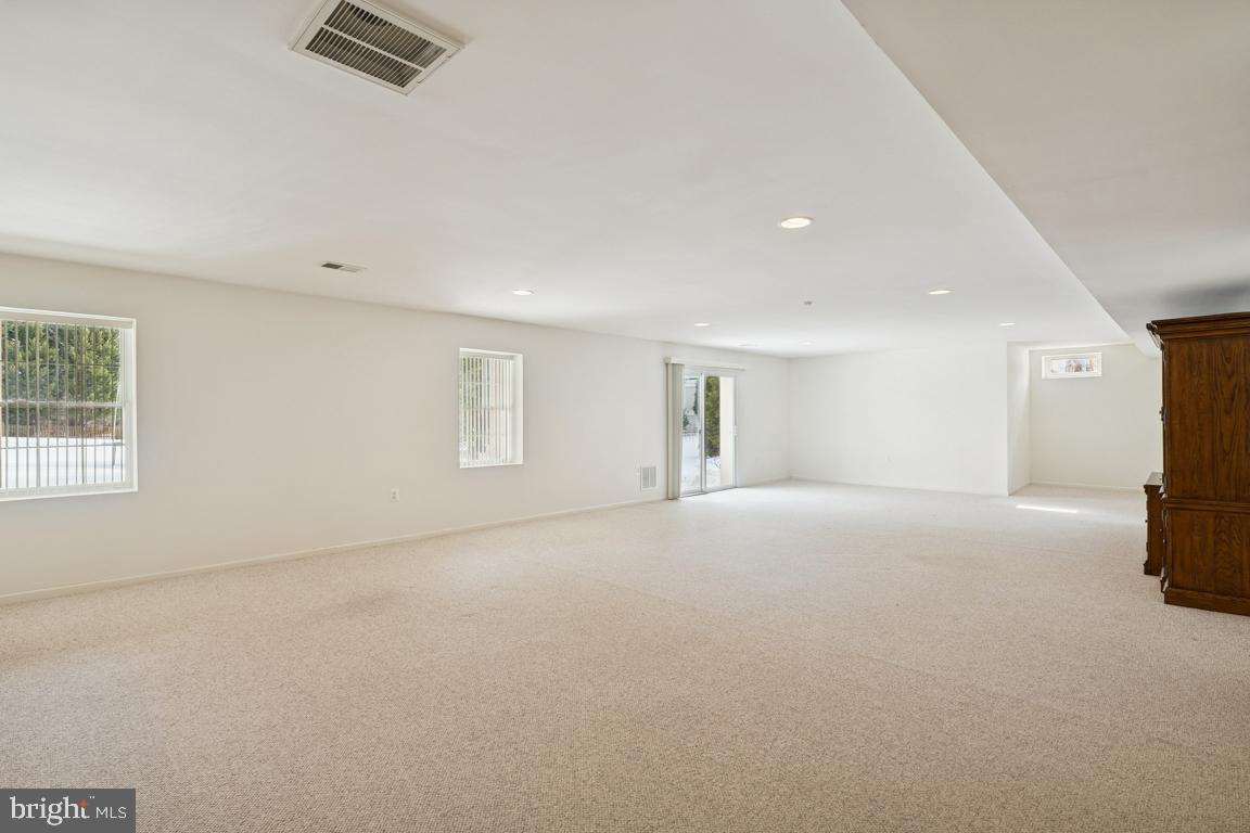 1318 MOORE PL SW, LEESBURG, Virginia 20175, 4 Bedrooms Bedrooms, ,4 BathroomsBathrooms,Residential,For sale,1318 MOORE PL SW,VALO2115664 MLS # VALO2115664