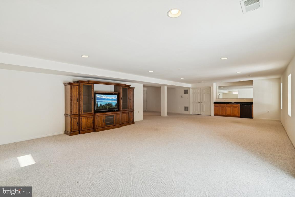 1318 MOORE PL SW, LEESBURG, Virginia 20175, 4 Bedrooms Bedrooms, ,4 BathroomsBathrooms,Residential,For sale,1318 MOORE PL SW,VALO2115664 MLS # VALO2115664