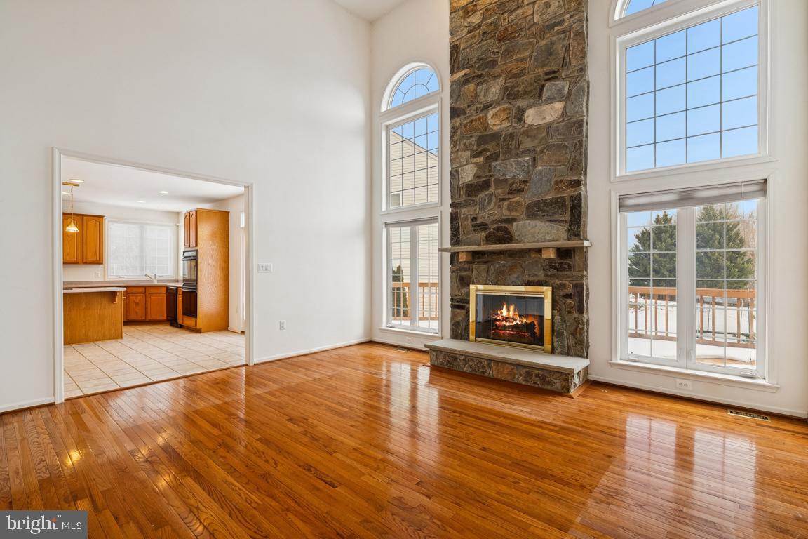 1318 MOORE PL SW, LEESBURG, Virginia 20175, 4 Bedrooms Bedrooms, ,4 BathroomsBathrooms,Residential,For sale,1318 MOORE PL SW,VALO2115664 MLS # VALO2115664