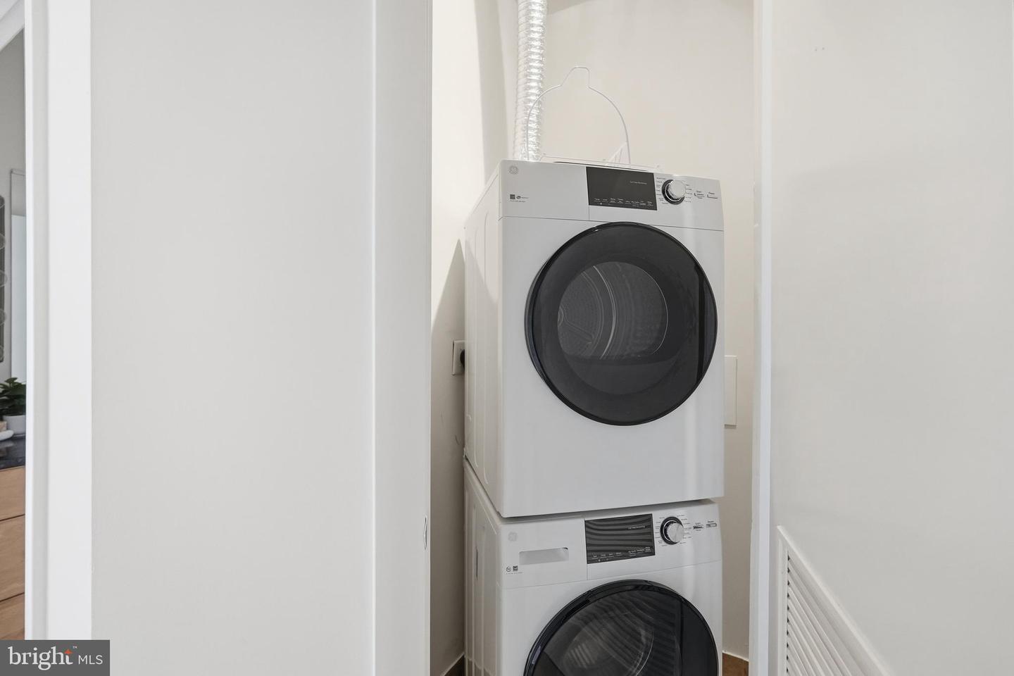 811 4TH ST NW #404, WASHINGTON, District Of Columbia 20001, 2 Bedrooms Bedrooms, ,2 BathroomsBathrooms,Residential,For sale,811 4TH ST NW #404,DCDC2245624 MLS # DCDC2245624