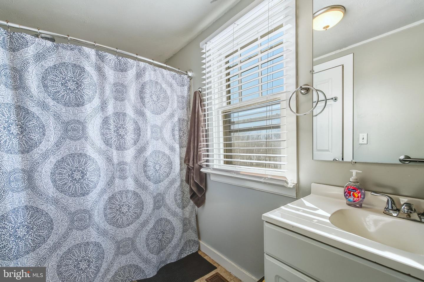 353 TURKEY KNOB RD, QUICKSBURG, Virginia 22847, 2 Bedrooms Bedrooms, ,2 BathroomsBathrooms,Residential,For sale,353 TURKEY KNOB RD,VASH2013560 MLS # VASH2013560