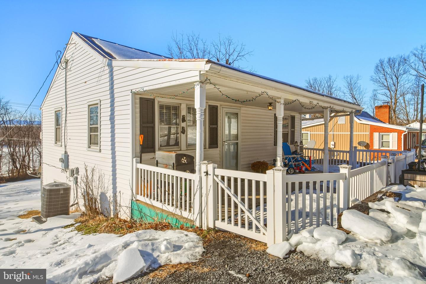 353 TURKEY KNOB RD, QUICKSBURG, Virginia 22847, 2 Bedrooms Bedrooms, ,2 BathroomsBathrooms,Residential,For sale,353 TURKEY KNOB RD,VASH2013560 MLS # VASH2013560