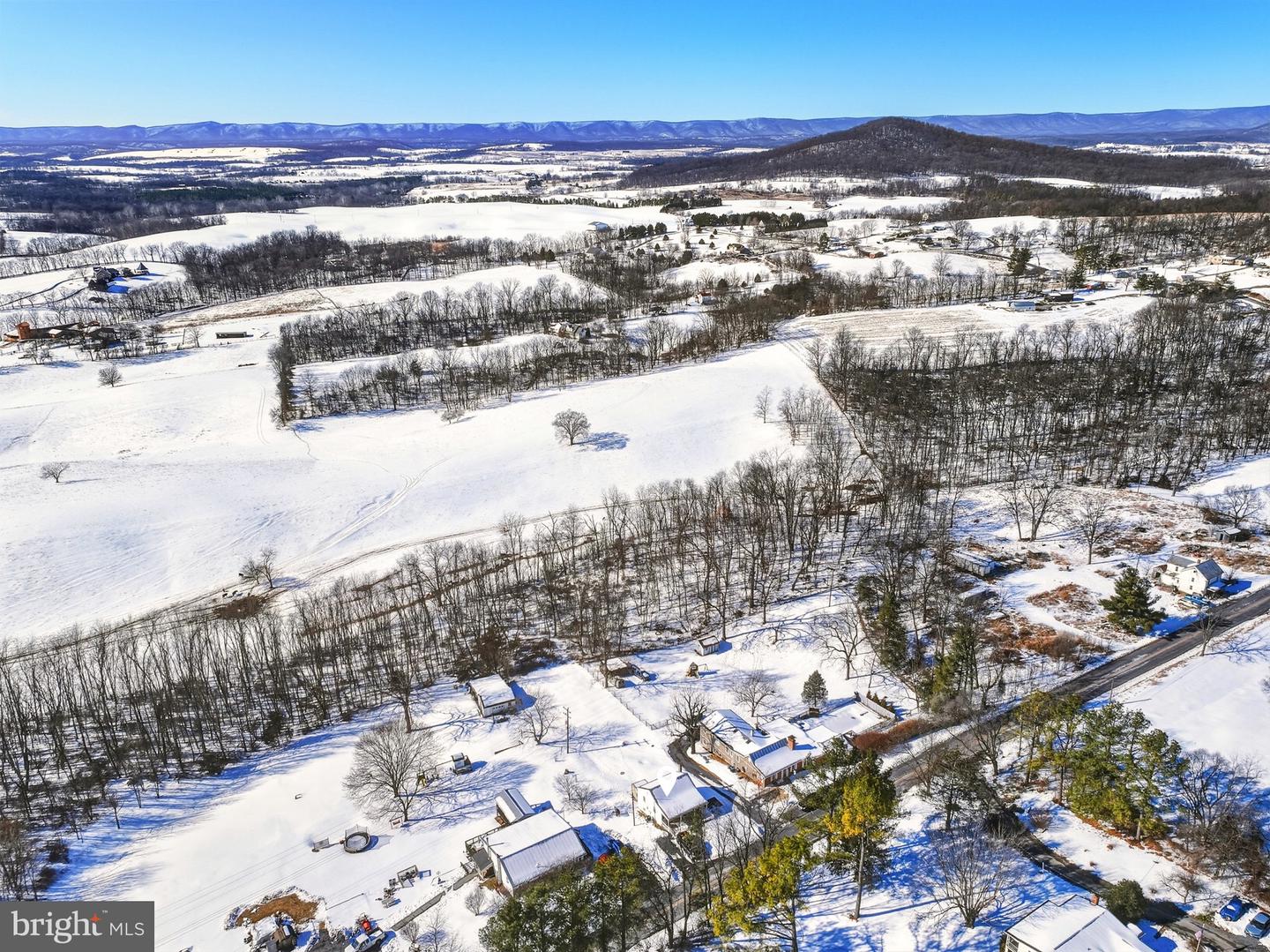 353 TURKEY KNOB RD, QUICKSBURG, Virginia 22847, 2 Bedrooms Bedrooms, ,2 BathroomsBathrooms,Residential,For sale,353 TURKEY KNOB RD,VASH2013560 MLS # VASH2013560