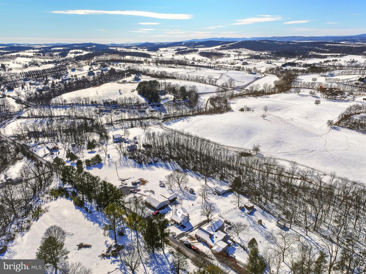 353 TURKEY KNOB RD, QUICKSBURG, Virginia 22847, 2 Bedrooms Bedrooms, ,2 BathroomsBathrooms,Residential,For sale,353 TURKEY KNOB RD,VASH2013560 MLS # VASH2013560