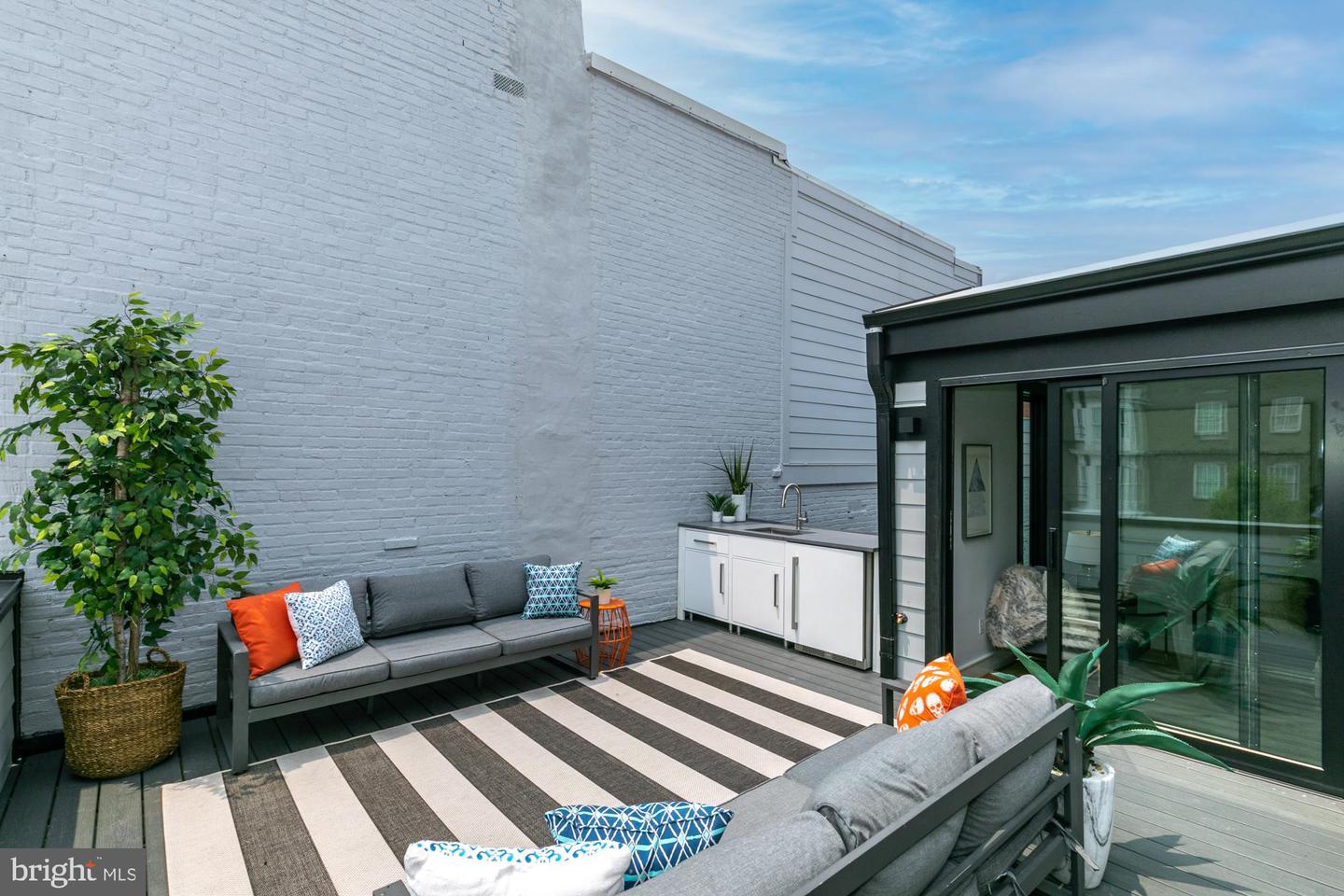 1015 O ST NW, WASHINGTON, District Of Columbia 20001, 4 Bedrooms Bedrooms, ,3 BathroomsBathrooms,Residential,For sale,1015 O ST NW,DCDC2245658 MLS # DCDC2245658