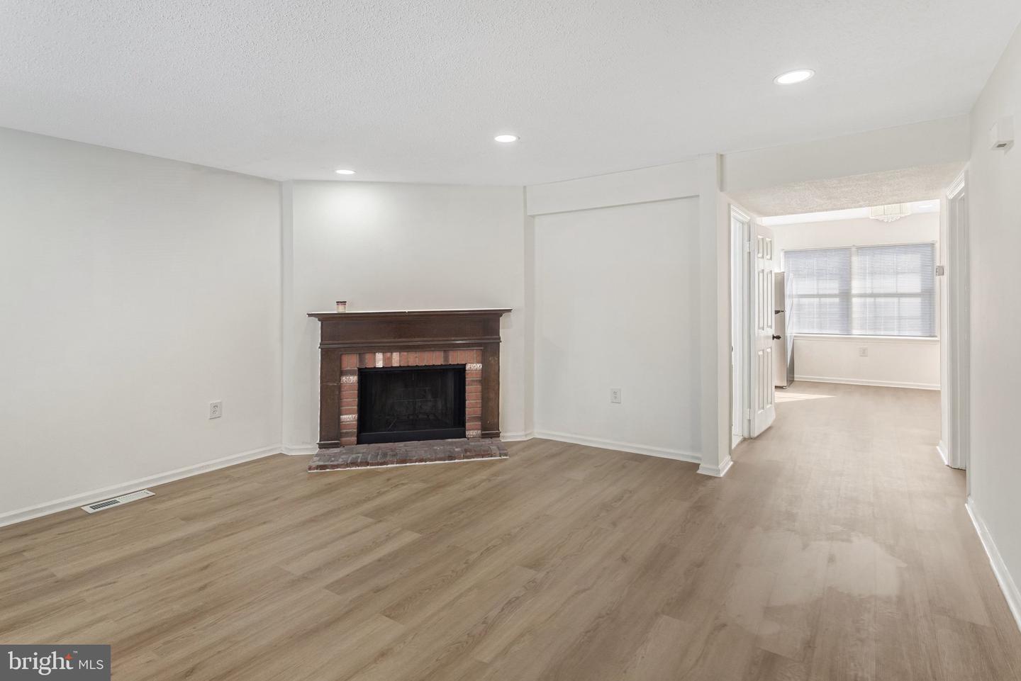 15370 BLACKSMITH TER, WOODBRIDGE, Virginia 22191, 3 Bedrooms Bedrooms, ,3 BathroomsBathrooms,Residential,For sale,15370 BLACKSMITH TER,VAPW2112298 MLS # VAPW2112298