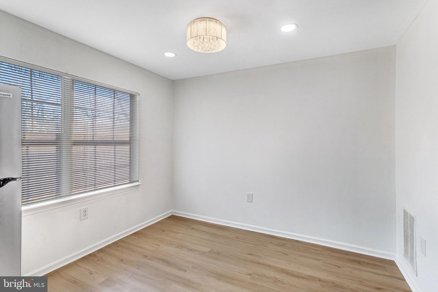 15370 BLACKSMITH TER, WOODBRIDGE, Virginia 22191, 3 Bedrooms Bedrooms, ,3 BathroomsBathrooms,Residential,For sale,15370 BLACKSMITH TER,VAPW2112298 MLS # VAPW2112298