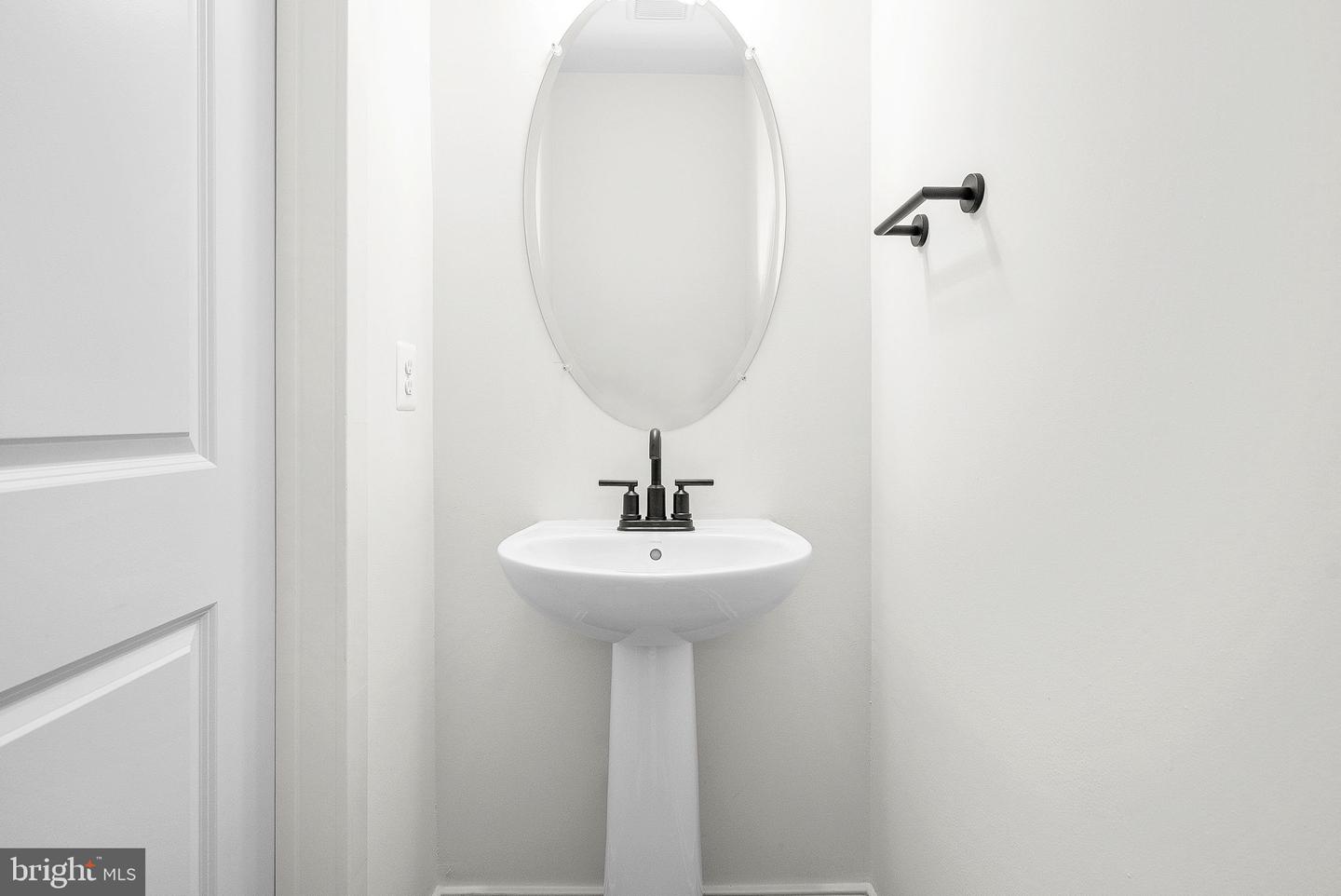 19714 MISTY MOSS SQ, ASHBURN, Virginia 20147, 3 Bedrooms Bedrooms, ,2 BathroomsBathrooms,Residential,For sale,19714 MISTY MOSS SQ,VALO2115702 MLS # VALO2115702