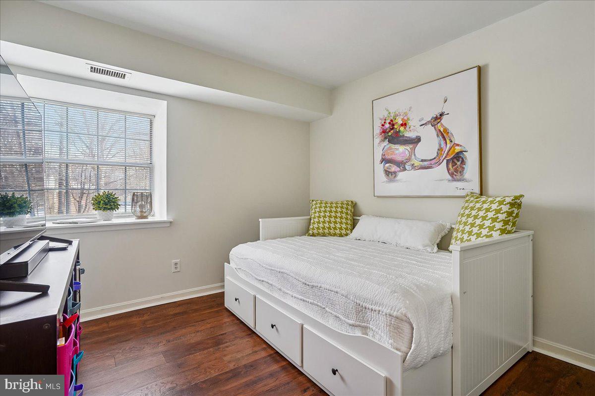 5902 COVE LANDING RD #304, BURKE, Virginia 22015, 2 Bedrooms Bedrooms, ,2 BathroomsBathrooms,Residential,For sale,5902 COVE LANDING RD #304,VAFX2290342 MLS # VAFX2290342