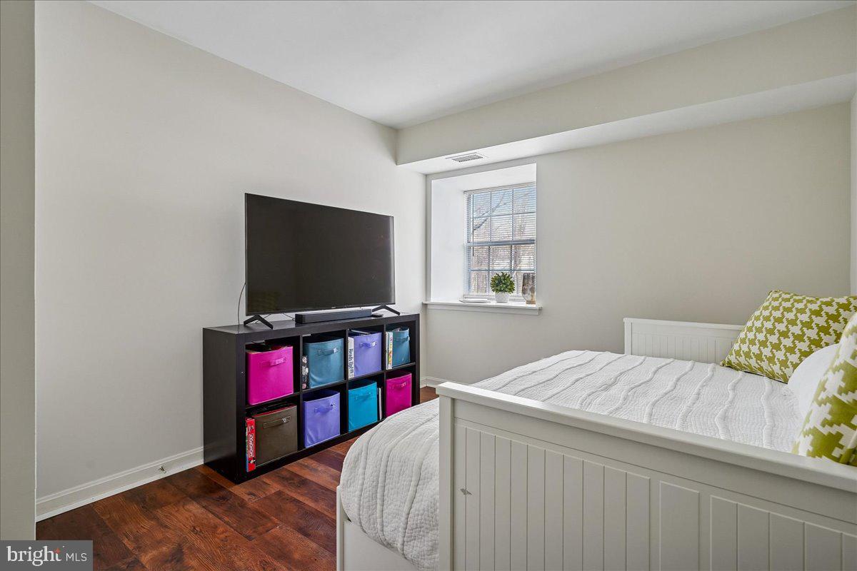 5902 COVE LANDING RD #304, BURKE, Virginia 22015, 2 Bedrooms Bedrooms, ,2 BathroomsBathrooms,Residential,For sale,5902 COVE LANDING RD #304,VAFX2290342 MLS # VAFX2290342