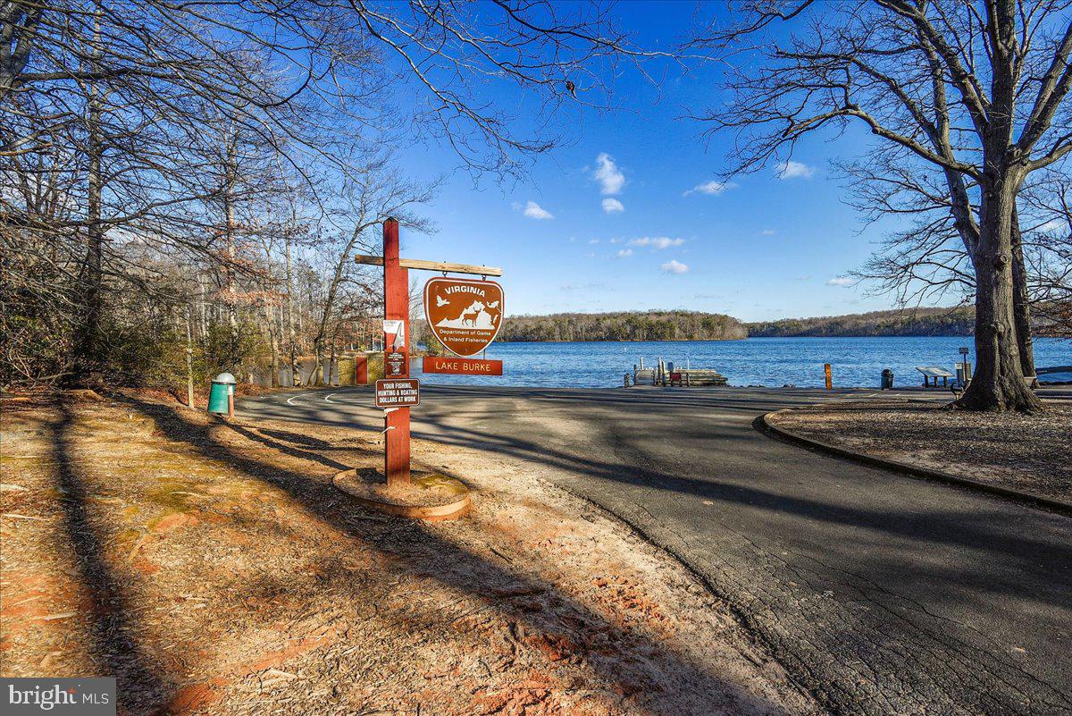 5902 COVE LANDING RD #304, BURKE, Virginia 22015, 2 Bedrooms Bedrooms, ,2 BathroomsBathrooms,Residential,For sale,5902 COVE LANDING RD #304,VAFX2290342 MLS # VAFX2290342