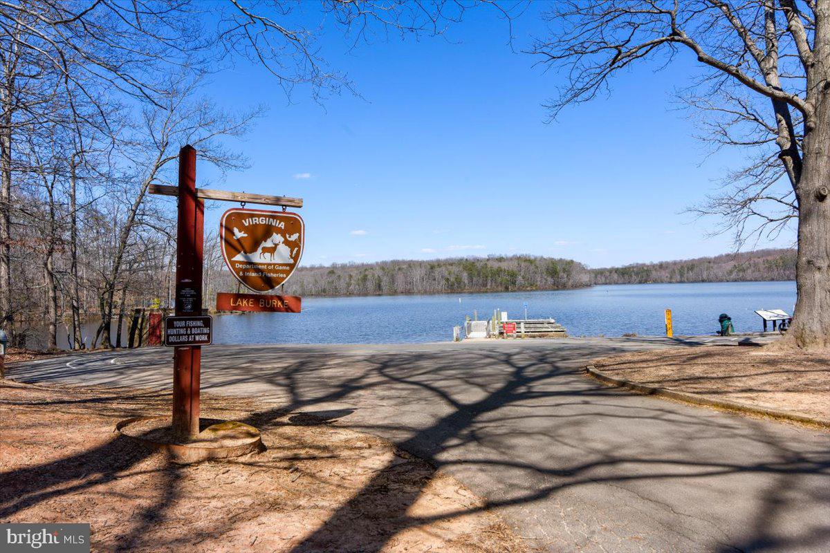 5902 COVE LANDING RD #304, BURKE, Virginia 22015, 2 Bedrooms Bedrooms, ,2 BathroomsBathrooms,Residential,For sale,5902 COVE LANDING RD #304,VAFX2290342 MLS # VAFX2290342