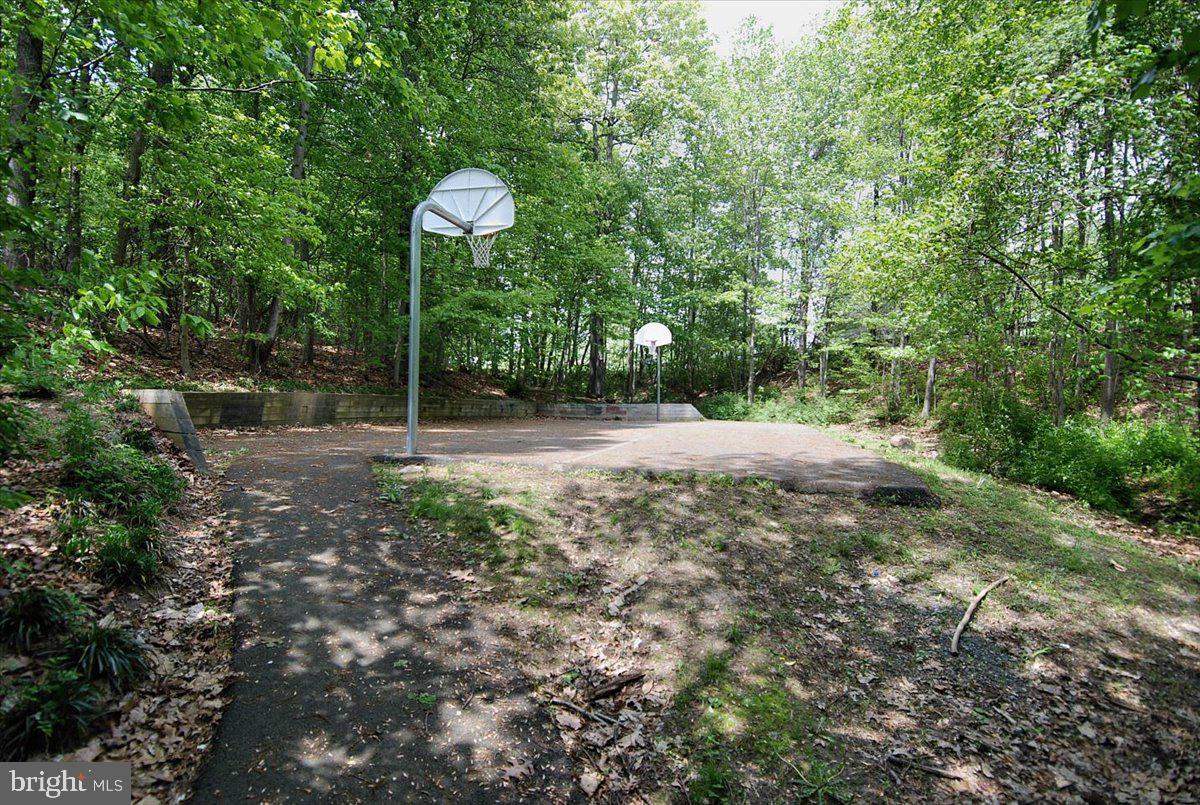 5902 COVE LANDING RD #304, BURKE, Virginia 22015, 2 Bedrooms Bedrooms, ,2 BathroomsBathrooms,Residential,For sale,5902 COVE LANDING RD #304,VAFX2290342 MLS # VAFX2290342