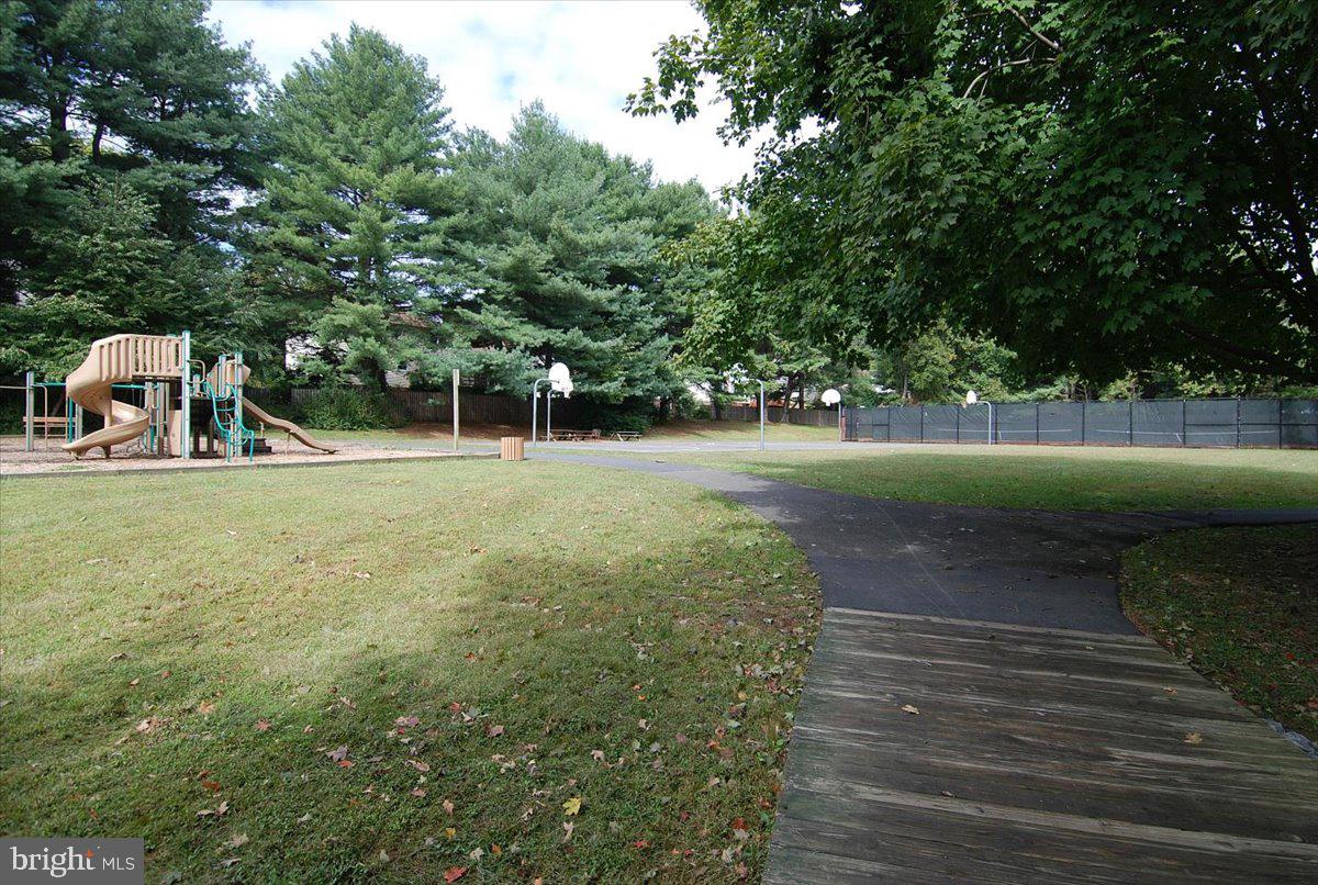 5902 COVE LANDING RD #304, BURKE, Virginia 22015, 2 Bedrooms Bedrooms, ,2 BathroomsBathrooms,Residential,For sale,5902 COVE LANDING RD #304,VAFX2290342 MLS # VAFX2290342