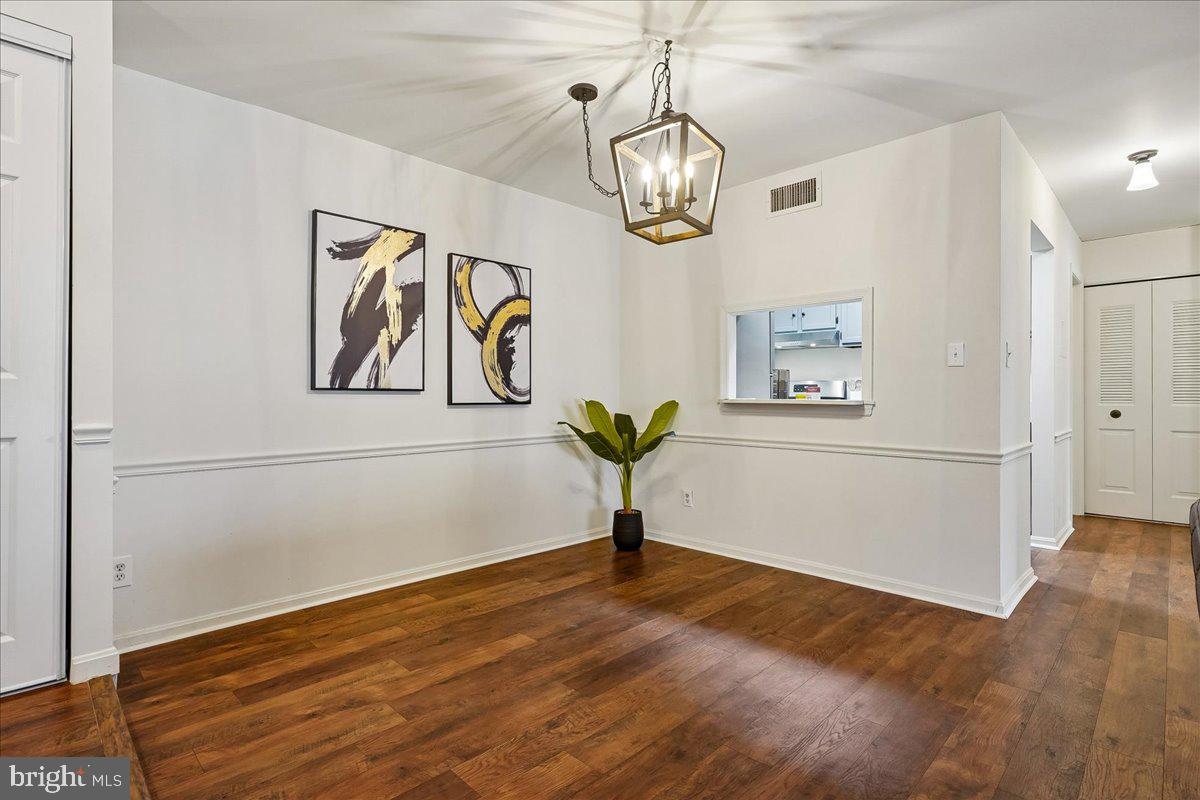 5902 COVE LANDING RD #304, BURKE, Virginia 22015, 2 Bedrooms Bedrooms, ,2 BathroomsBathrooms,Residential,For sale,5902 COVE LANDING RD #304,VAFX2290342 MLS # VAFX2290342