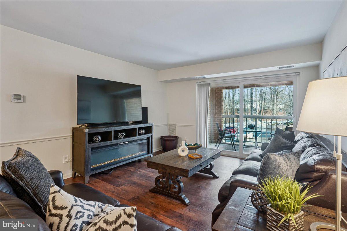 5902 COVE LANDING RD #304, BURKE, Virginia 22015, 2 Bedrooms Bedrooms, ,2 BathroomsBathrooms,Residential,For sale,5902 COVE LANDING RD #304,VAFX2290342 MLS # VAFX2290342