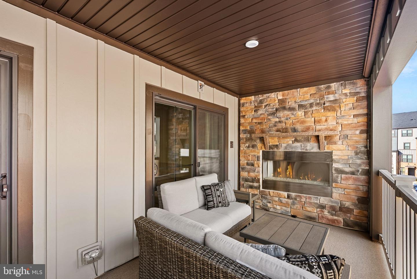 14522 GEORGE CARTER WAY, CHANTILLY, Virginia 20151, 3 Bedrooms Bedrooms, ,2 BathroomsBathrooms,Residential,For sale,14522 GEORGE CARTER WAY,VAFX2290358 MLS # VAFX2290358