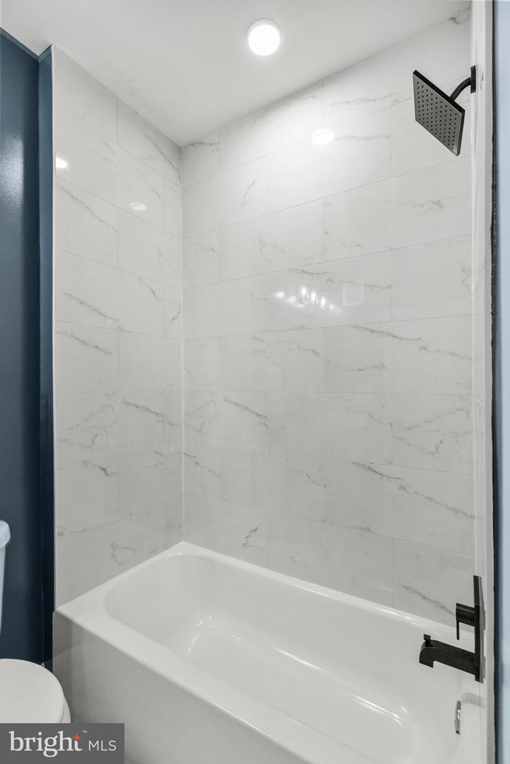 2019 M ST NE #1, WASHINGTON, District Of Columbia 20002, 2 Bedrooms Bedrooms, ,2 BathroomsBathrooms,Residential,For sale,2019 M ST NE #1,DCDC2245610 MLS # DCDC2245610