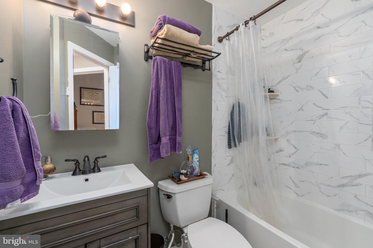 610 IRVING ST NW #306, WASHINGTON, District Of Columbia 20010, 2 Bedrooms Bedrooms, ,1 BathroomBathrooms,Residential,For sale,610 IRVING ST NW #306,DCDC2245614 MLS # DCDC2245614