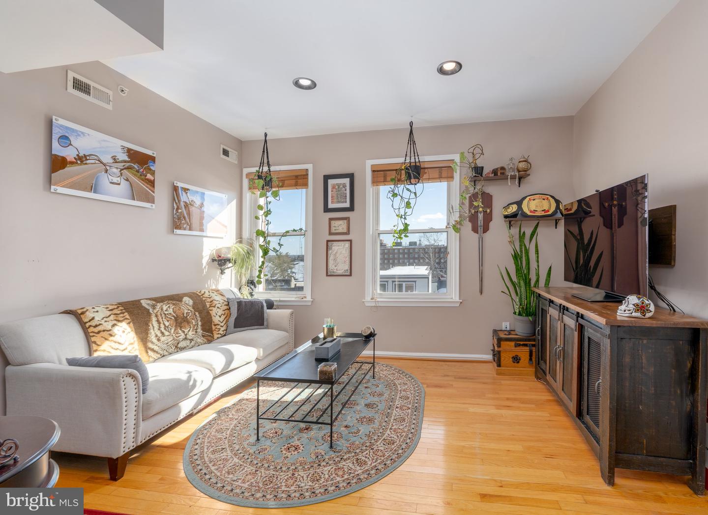 610 IRVING ST NW #306, WASHINGTON, District Of Columbia 20010, 2 Bedrooms Bedrooms, ,1 BathroomBathrooms,Residential,For sale,610 IRVING ST NW #306,DCDC2245614 MLS # DCDC2245614